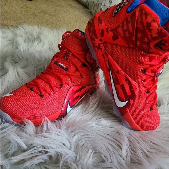 New with Box Lebron 12' sneakers size 8.5 - Picture 4 of 6